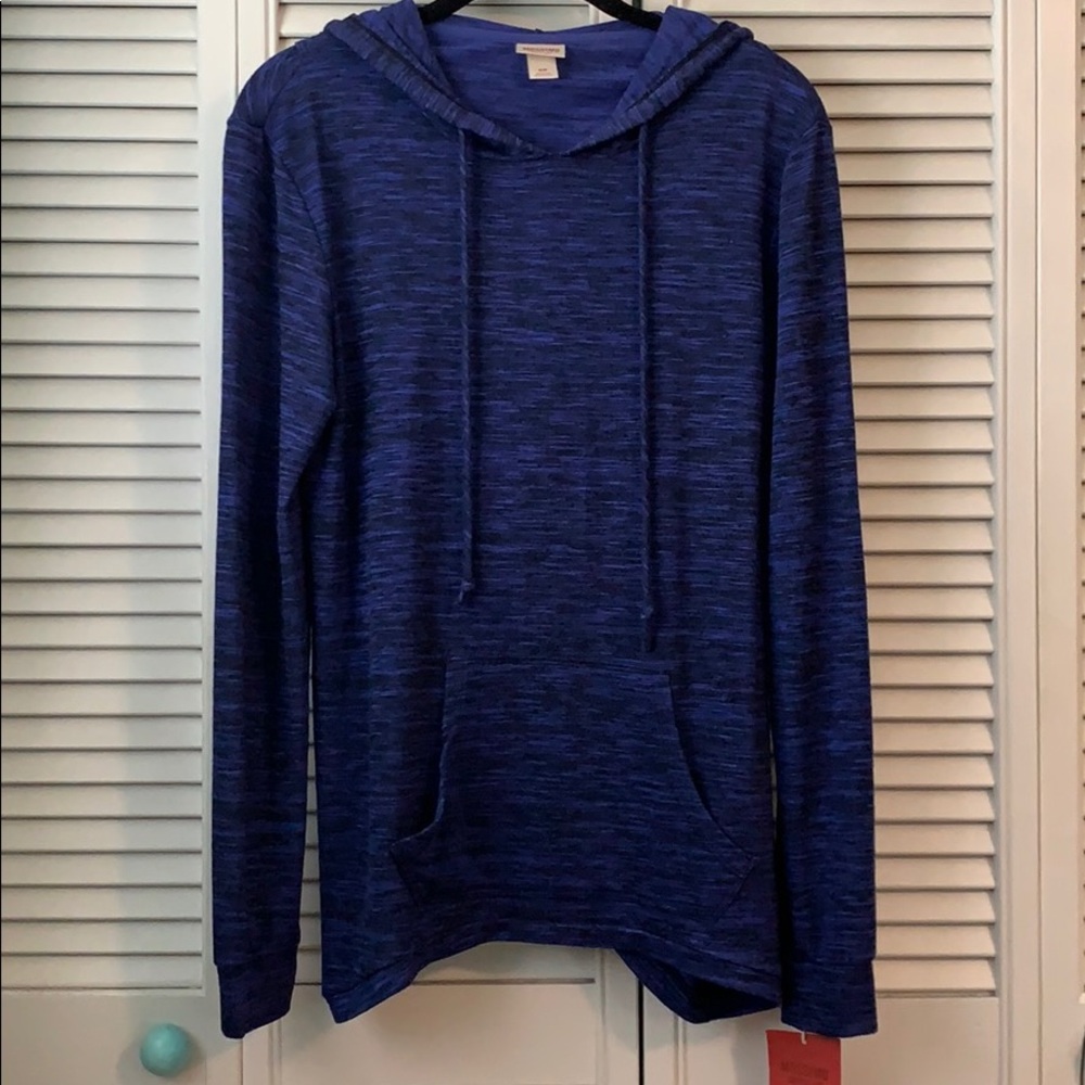 NWT Blue and Black Long Sleeve w Back Cutout
